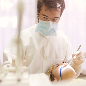 Choosing the right implant dentist